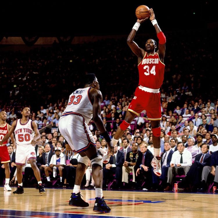 Happy birthday to the greatest rockets Hakeem olajuwon ( The dream 