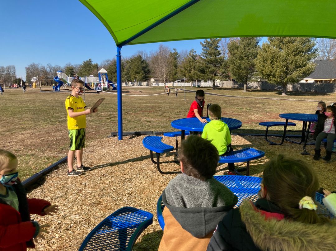 HMENixa's tweet photo. #4thgraders in Mrs. Mulvenon's class at @HMENixa worked in teams to perform skits demonstrating SOARing behavior for kindergarten students. @nixaschools
#Mentors #StudentLeaders #HMEleads #SOAR #iteach4th https://t.co/L4VJLMFlJe