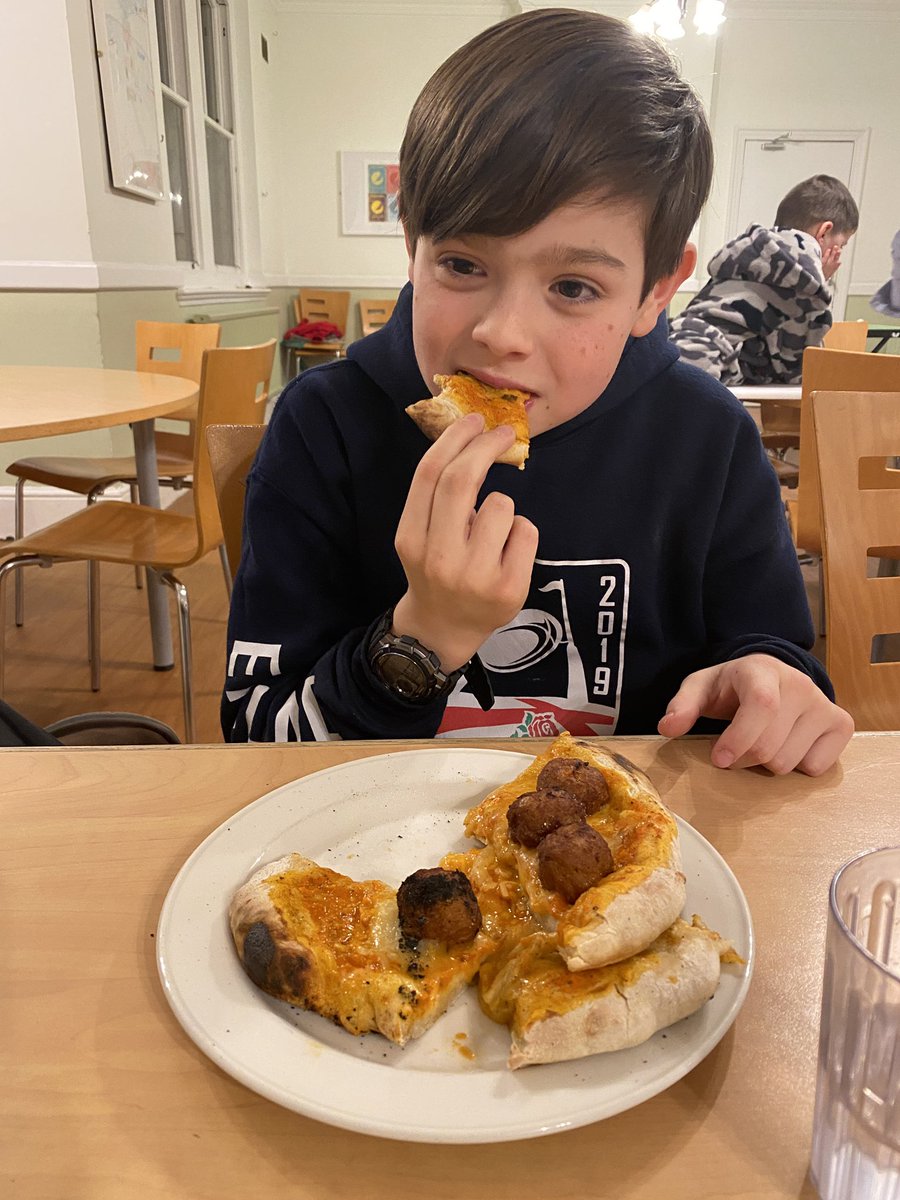 MonktonHatton's tweet photo. Thursday pizza night has been a highlight this week for lots of boaders #HattonHouse #ILoveBoarding @MonktonCatering π https://t.co/WLAns4nfkr
