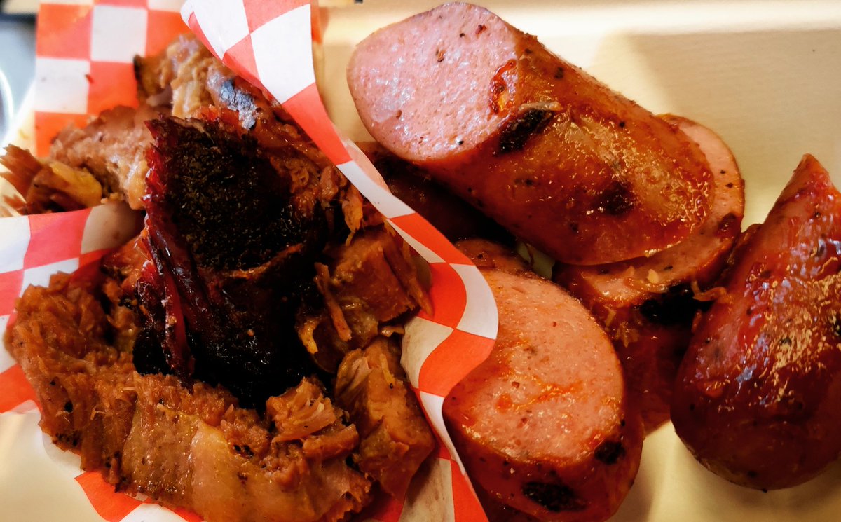 BoneheadsBBQ's tweet photo. Brisket &amp; Sausage, a match made in meat heaven! 🔥😍

#BBQ #TwoMeatPlate #ComfortFood #WeDeliver #OrderUpLocal #OrderOnline #Smoked #HalifaxEats #HalifaxBBQ https://t.co/9evMydm1zt