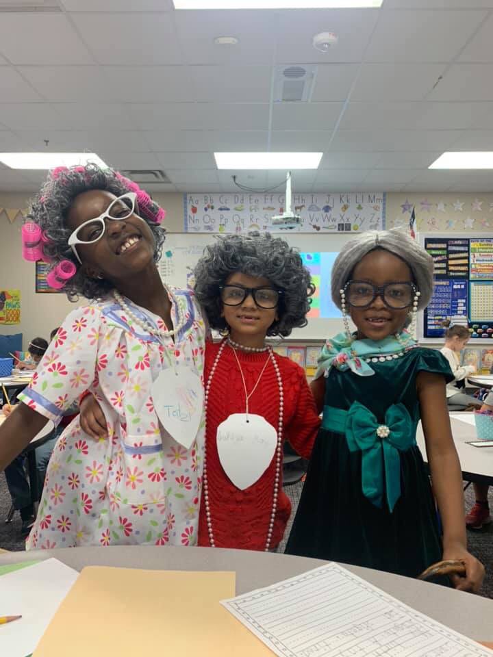 barksdalebronco's tweet photo. The 100th day of school is only ONE WEEK away! Do you have your special outfit ready?
Please join us in dressing up Thursday, January 28th as we celebrate this special day! #100dayssmarter https://t.co/0PmJWo2w6k