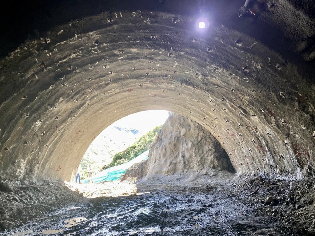 GeotunelesSAS's tweet photo. Proyecto: Autopista al Mar 2

Seguimos avanzando en las actividades de Asesoría de Acompañamiento Técnico en Obra (ATO), revisión, optimización y control de los Estudios &amp; Diseños de las Unidades Funcionales 2, 3, 4 y 5.

#Engineering #infrastructure #consultants #Construction https://t.co/Yk8DH12WuL