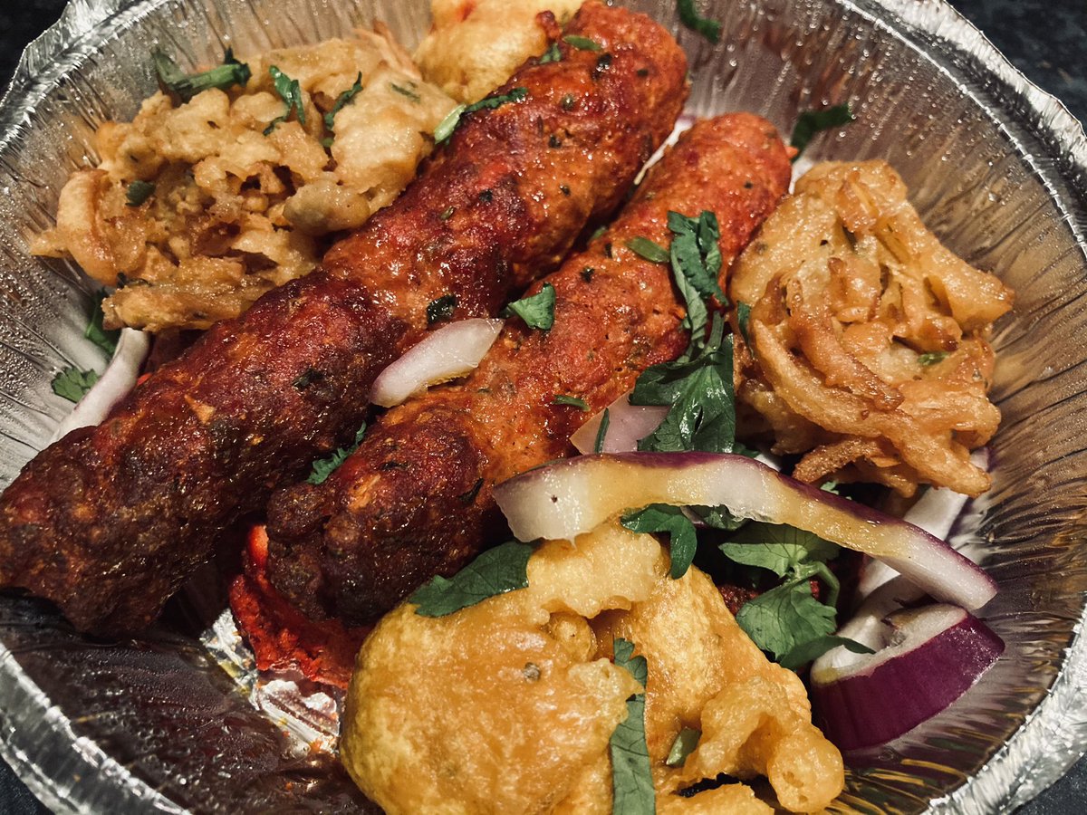 MancVsFood's tweet photo. When you can’t order the kebab you want, you have to order the component parts and make it yourself 👊🏻 #alwaysthinkin 🤫 https://t.co/3AhffYNymv