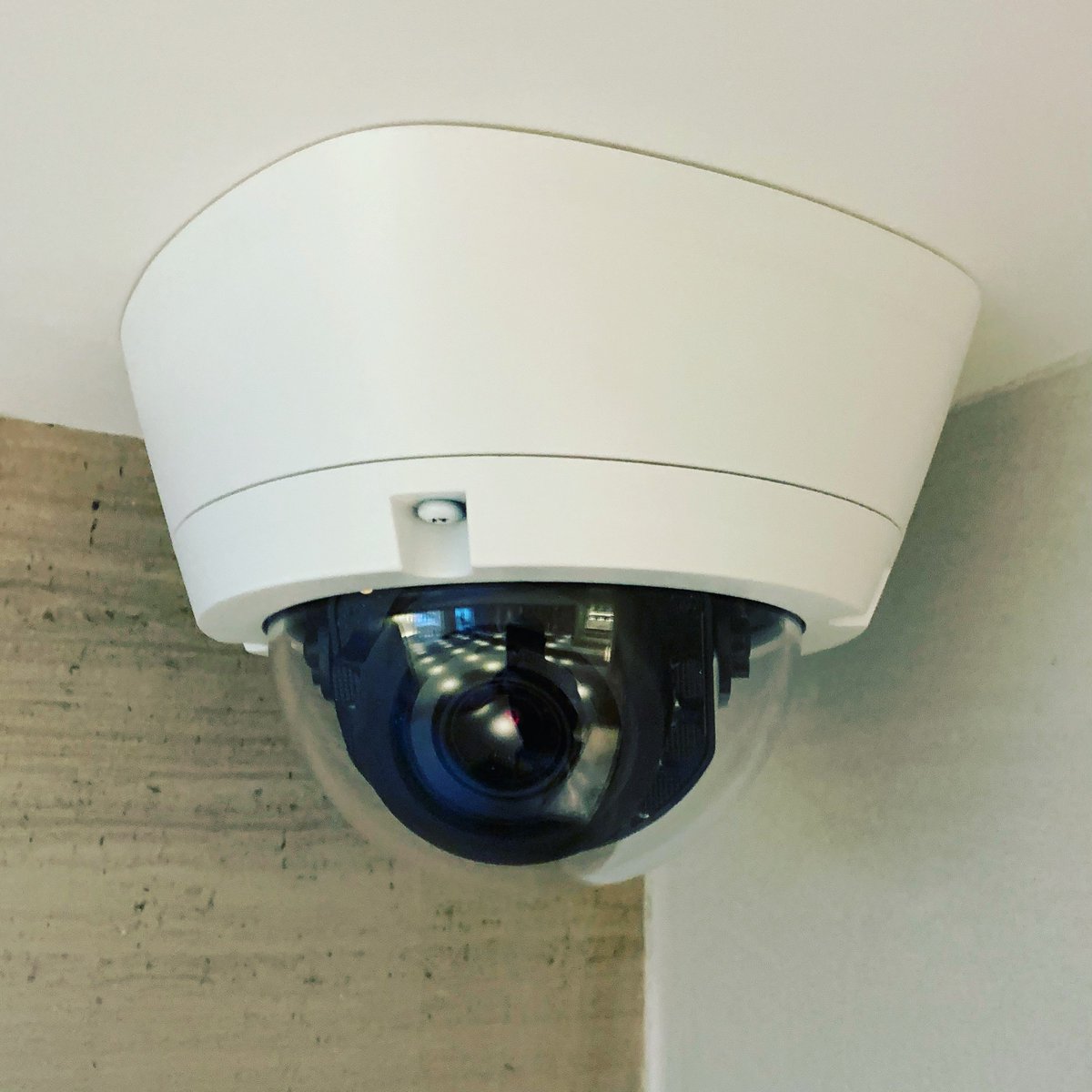 1brightscape's tweet image. Indoor Camera Installation