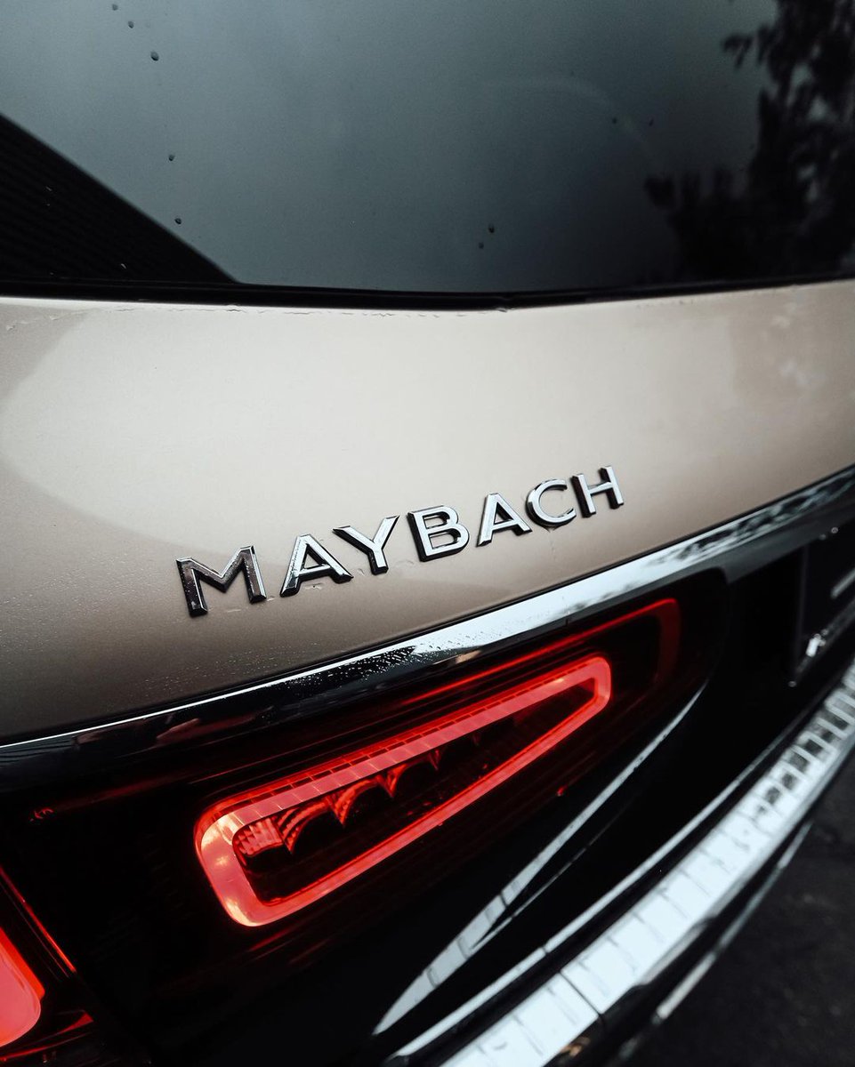 MercedesBenzUSA's tweet photo. The reveal: say hello to the 2021 Maybach GLS 600. #Maybach #GLS 📸: @MercedesBenzCLE https://t.co/mza5GaYt7d