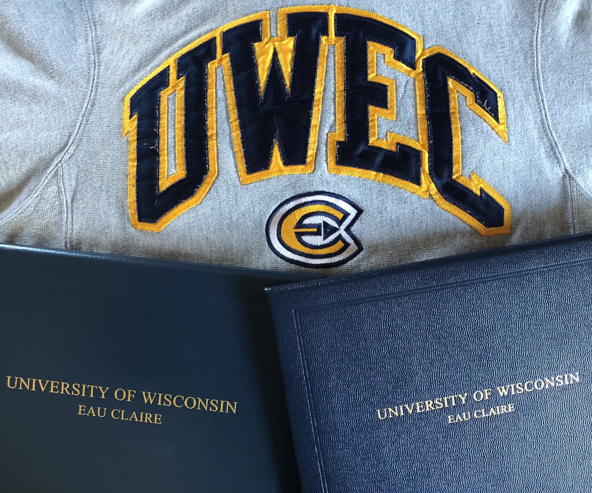AHillHable's tweet image. My most loved college hoodie got me through a BA &amp;amp; MST. Now I wear it proudly as an Alumni Board member. 

The @uweauclaire Alumni Board of Directors is accepting applications! Join me in serving &amp;amp; giving back to our alma mater.  
alumni.uwec.edu/about-us/board… 

#UWEC #UWECAlumni