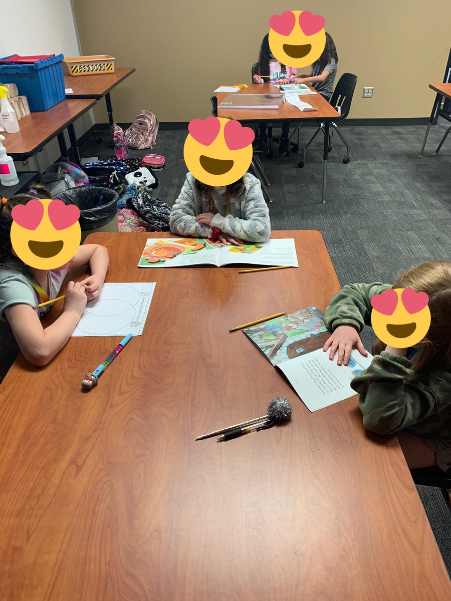 JoSpedale's tweet photo. 2nd graders working together to read and compare different versions of traditional literature. #2ndtonone @MsMendozacrew https://t.co/yU0cwFUZkz