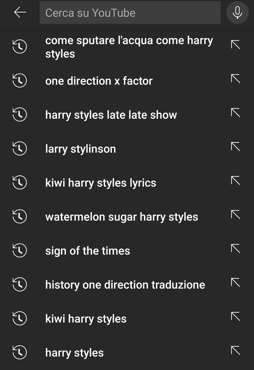 helianthuss34's tweet photo. la situazione sta degenerando
#harrystyles #onedirection #larry #larrystylinson #larrymania #LouisTomlinson #kiwi https://t.co/8p20bqM4Xl