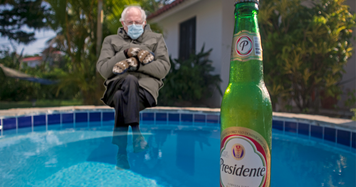 GbtSeaDR's tweet photo. Had to dig through the cooler for 20 minutes to find the last beer. #BernieSanders #berniesmittens https://t.co/GDhDHZEKyt
