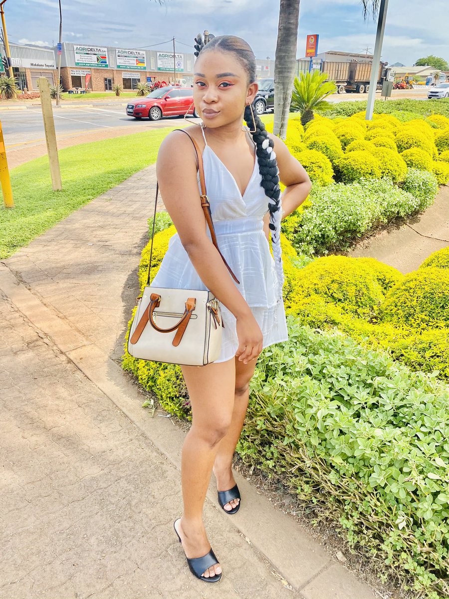 SimmyMalangwane's tweet photo. 👑🌸 https://t.co/Lc8kKte0Hd