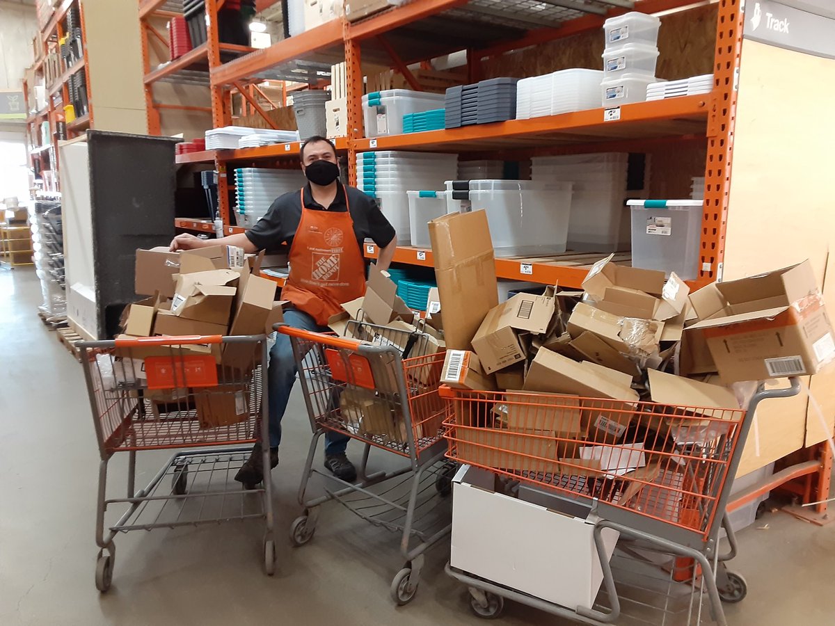 basquez_kathy's tweet photo. Edward doing a little packed down as he's 27 great job.@MTBobDHRM255 @Jbittsvikings @HDMuzi @JeffGroomsHD @jkas34 https://t.co/9H6oLg98ou