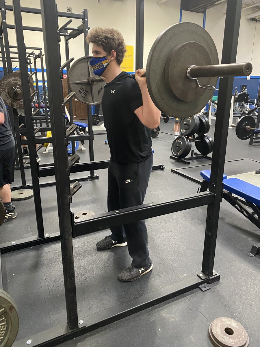 MahopacFB's tweet photo. Class ‘22 @MahopacFB student-athlete @maewsky getting it DONE today w/ SQUAT!!! #WeCANDoThis #Time2Advocate @MahopacSchools @PacHS_Principal @Mahopac_AD https://t.co/bUjWoAL1LE