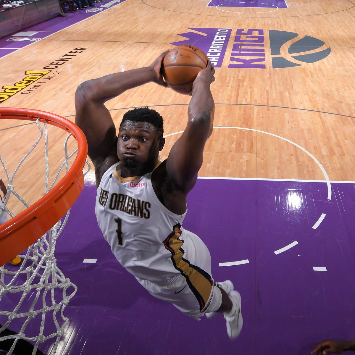 nbastats's tweet photo. Zion Williamson's last 2 games:

▪️ 31 points on 13-15 shooting
▪️ 32 points on 14-19 shooting

Pelicans face UTA at 10 PM ET on TNT https://t.co/MnNJVZWDsL