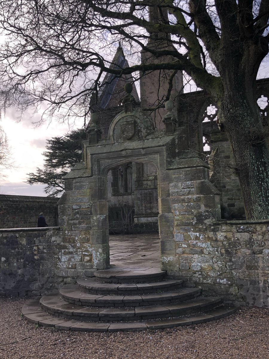 SandraSpeller1's tweet image. After yesterday’s washout #LockdownLeave continues - trip to Nymans to see signs of Spring emerging 😊 #WalkandTalk #healthandwellbeing