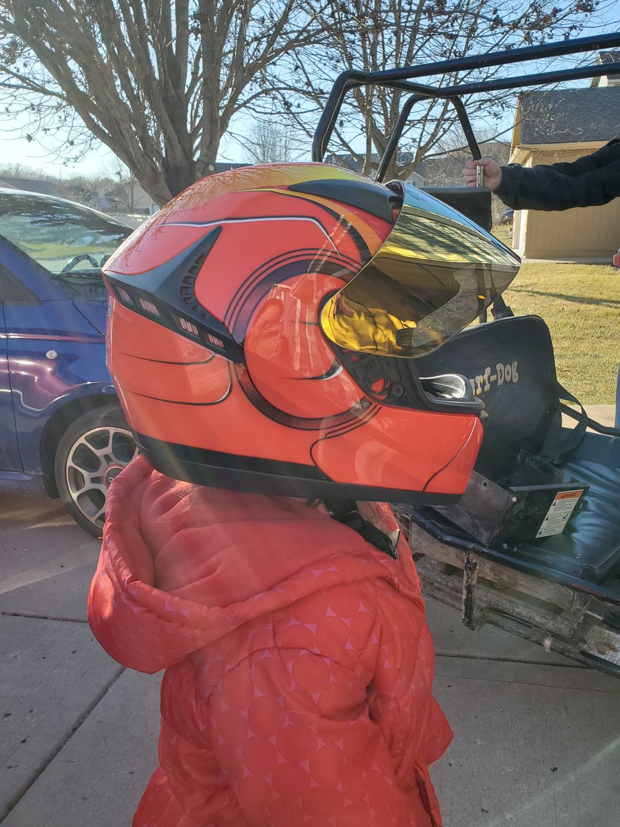 ElphieAna's tweet photo. When your 5 year old loves Ironman so much she gets her own Ironman helmet for Go Karting. #irorman https://t.co/v6uDbJJBPF