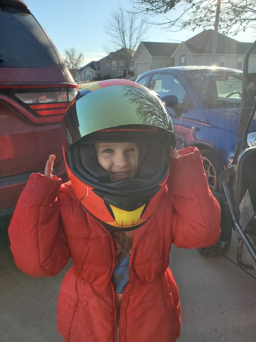 ElphieAna's tweet photo. When your 5 year old loves Ironman so much she gets her own Ironman helmet for Go Karting. #irorman https://t.co/v6uDbJJBPF