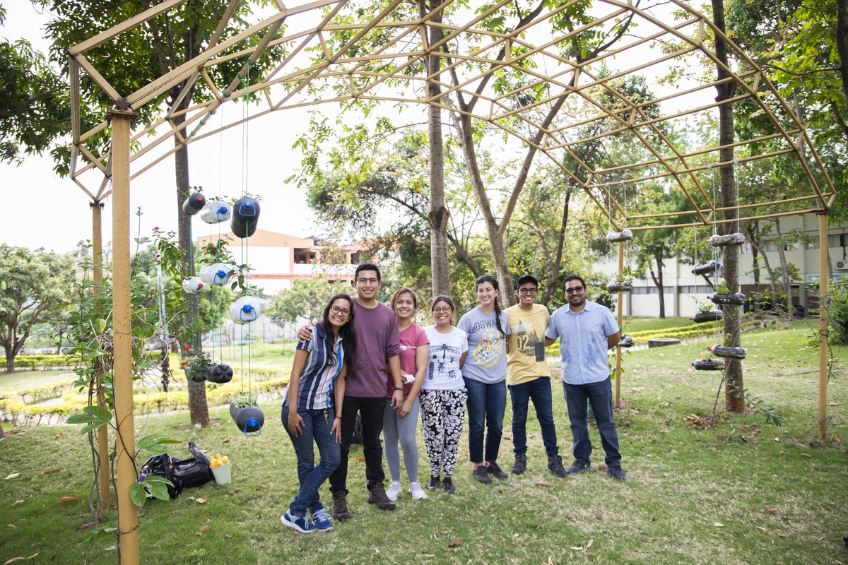 ClubKawsay's tweet photo. ¡Feliz Cumpleaños a nuestro querido mentor @edusancheztimm!🎊 Muchas felicidades en su día de parte de todos los que conformamos el club. 
Gracias por su guianza y apoyo incondicional. 🤗🌱 https://t.co/yVuFfAs3EO