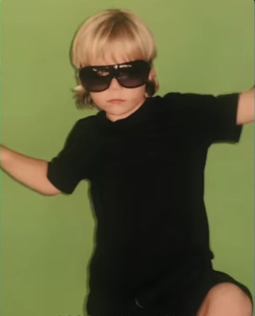 The Kid LAROI Updates on Twitter "The shades stay on always…