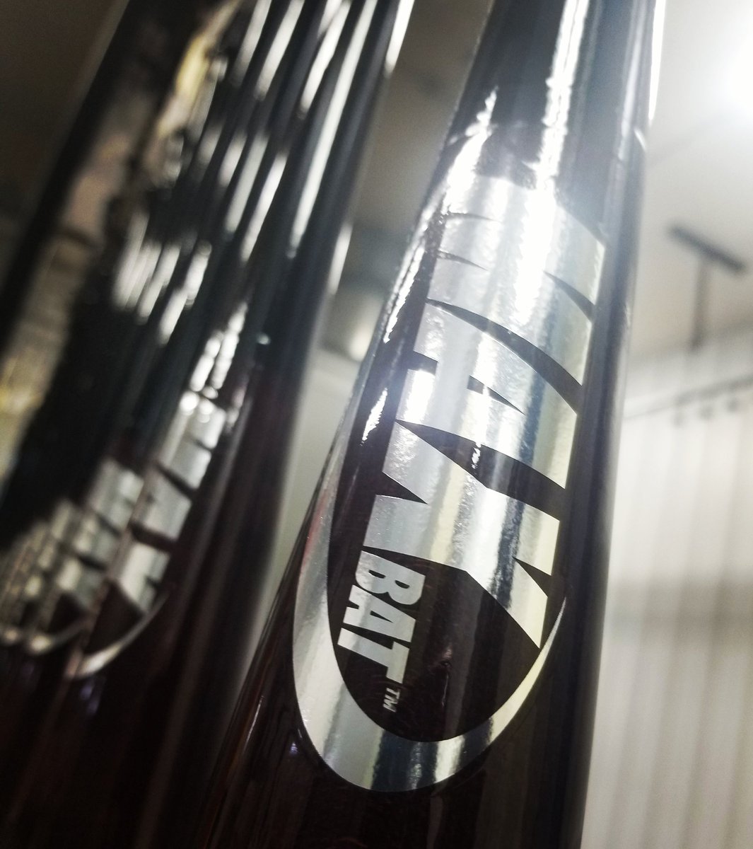 MaxBatBaseball's tweet photo. Chrome looks great on you!
#getitwhileitshot #chrome #options #proapproved https://t.co/5LAvKik30Q