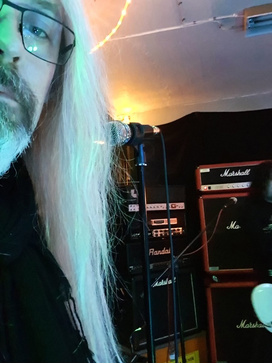 Final preparation 😎🤘
#grandrezerva #rocknroll #sweden #rock #music #newmusic #studio #recording