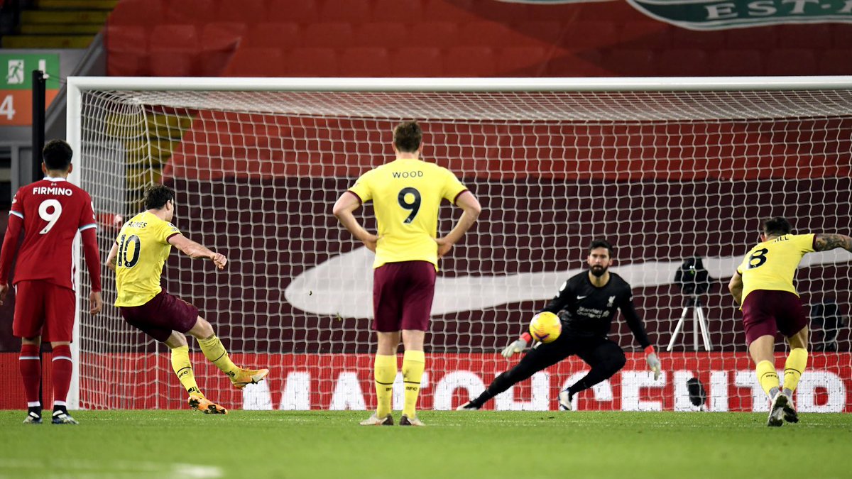 StatmanDave's tweet photo. Only 8 reigning champions have gone 4 league games without a goal. 5 of them have been Liverpool.

Harder to defend it than to win it... 👀 https://t.co/7WrhrOl4eR