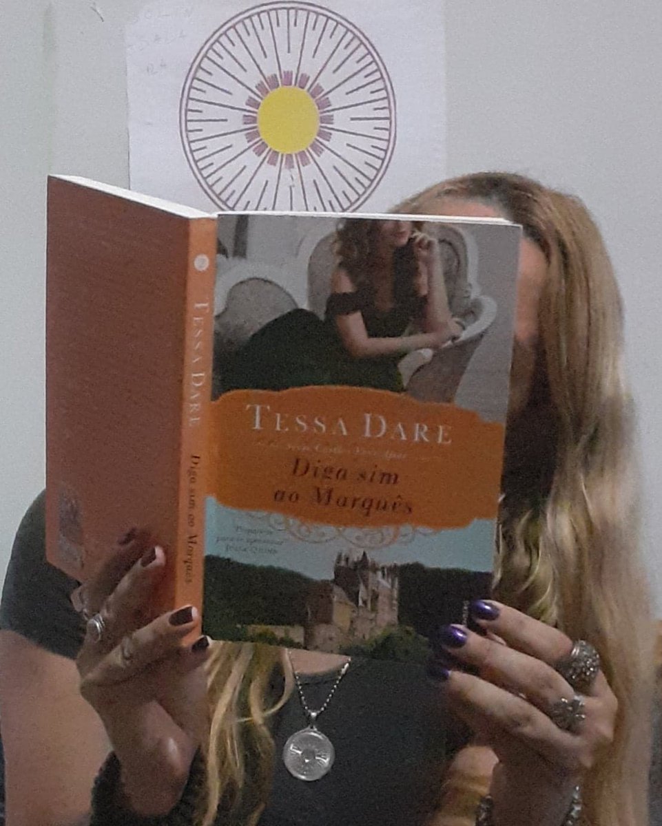 LucianeFer2's tweet photo. Minha nova leitura https://t.co/HJGN4y7mTD