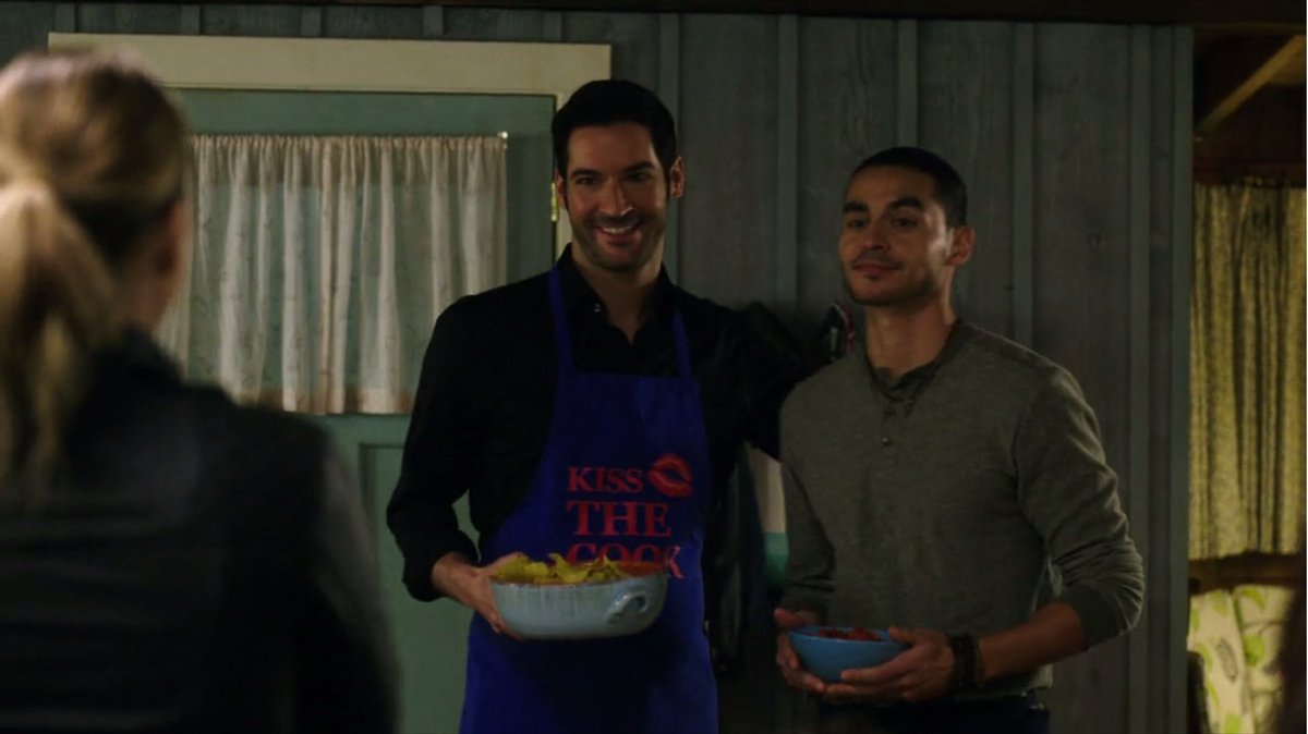 Switchin' them positions for you Cookin' in the kitchen and I'm in the bedroom 