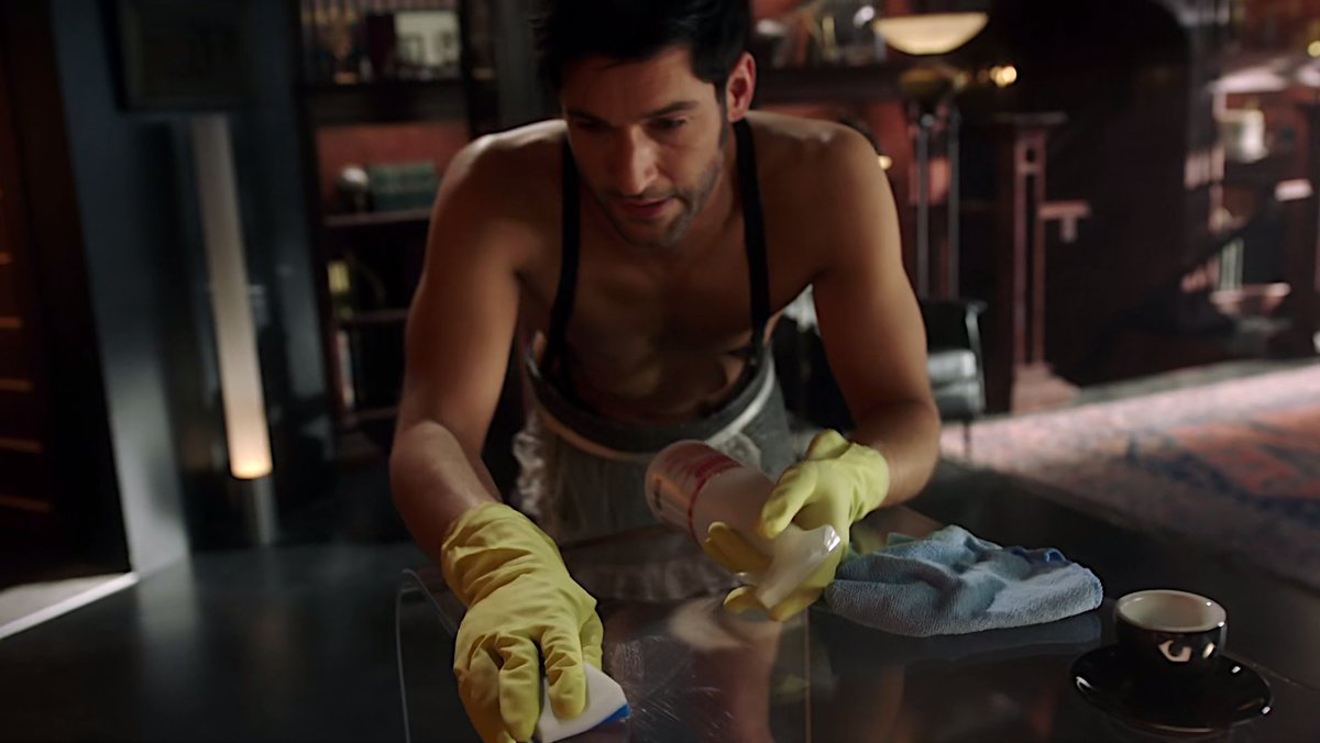 Switchin' them positions for you Cookin' in the kitchen and I'm in the bedroom 