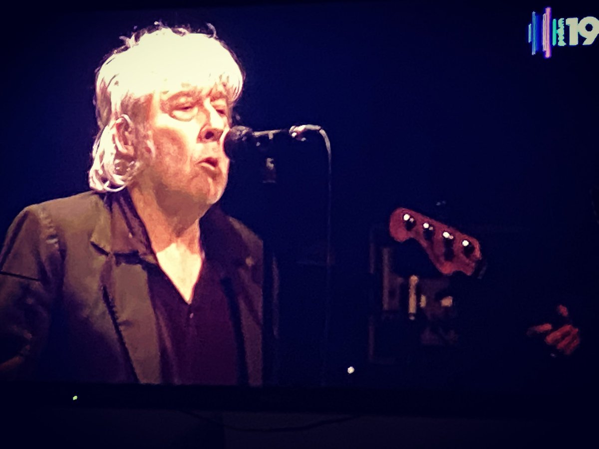 Goed gestart, die nieuwe tijdelijke cultuurzender #Podium19, troost in tijden van pandemie met Le Plus Beau <a href="/ArnoOfficiel/">Arno Hintjens</a>. Ik kijk uit naar het optreden IRL in <a href="/HetDepot/">Het Depot</a> in het najaar🙏 #quepasa #balsemvoordeziel