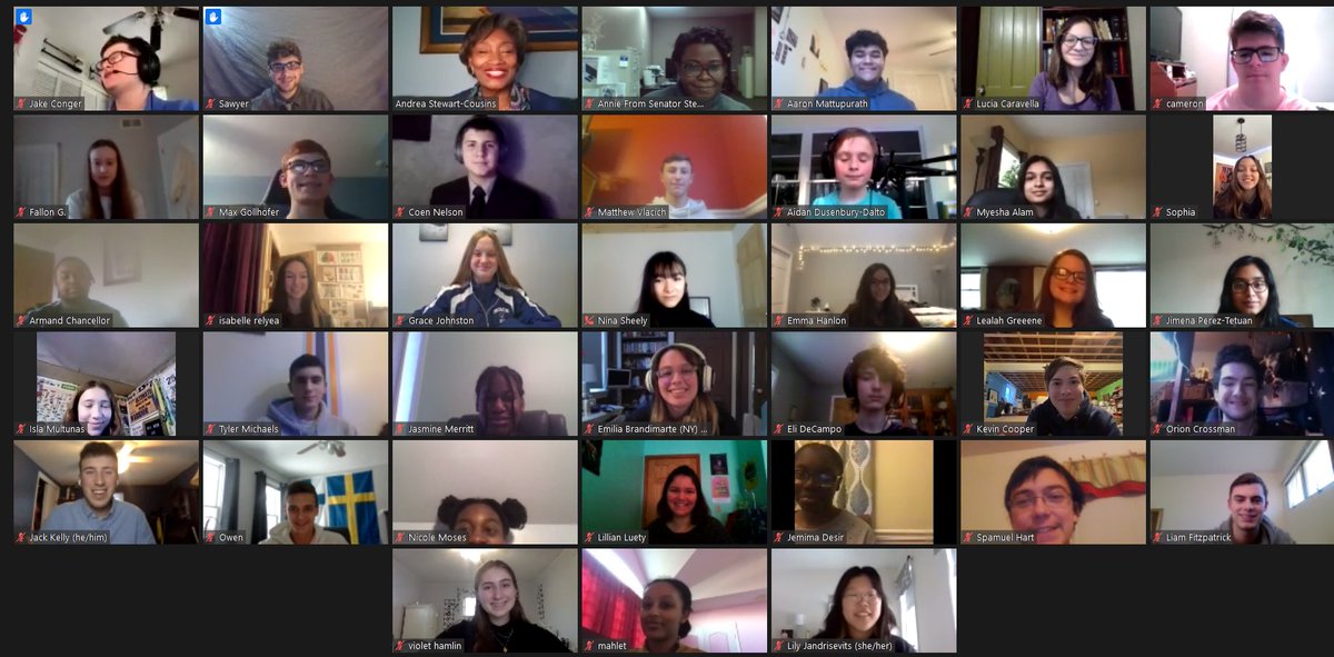 Thank You to Senate Majority Leader <a href="/AndreaSCousins/">Sen. Stewart-Cousins</a> for sharing some time, inspiration and wise words with our YMCA Youth and Government Students today!  ymcanys.org/home/yag/2021y…  #YLoveNY  <a href="/nysymcayag/">New York State YAG</a>