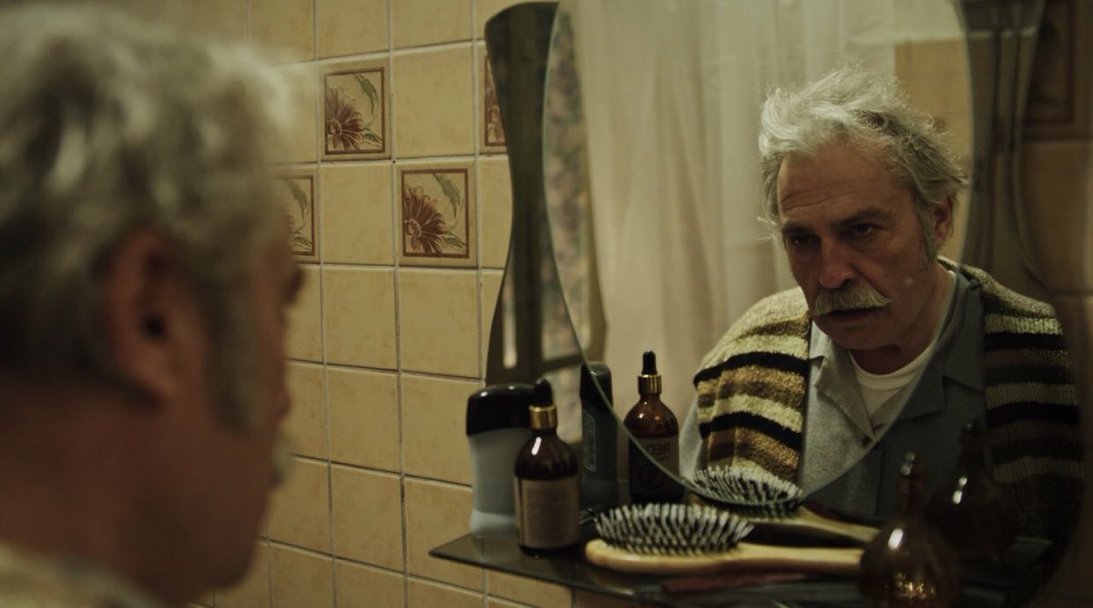 -Sen unutmuyorsun onlar kendini unutturuyor