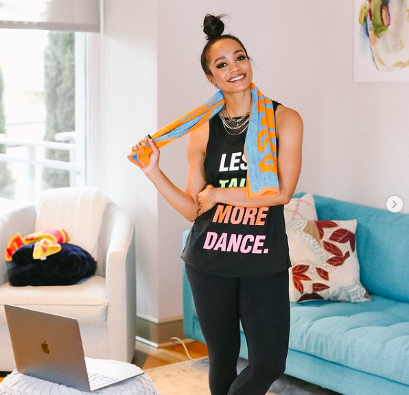 hm_comms's tweet image. We partnered with @TheRachLindsay  for @zumba's Step into Happy campaign to say pa’fuera to diet-centered resolutions and hello to endorphin-boosting dance workouts. Are you ready to Step into Happy in 2021? #StepIntoHappy