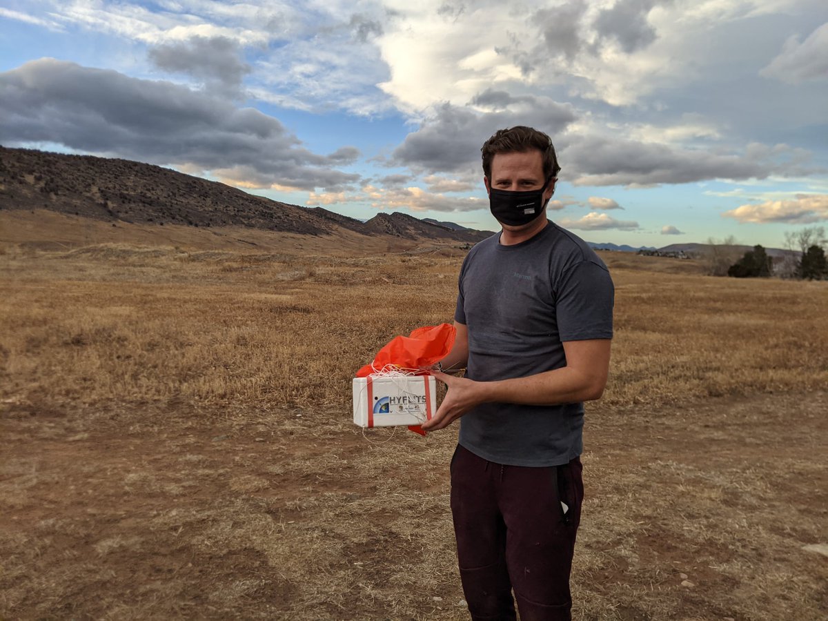Usually, when a balloon is launched to the stratosphere, it is carried considerable distances. Not so last week when a high-pressure system produced almost no upper or lower level winds. Big thanks to Aaron in Littleton! #CUEngineering #CUIRISS