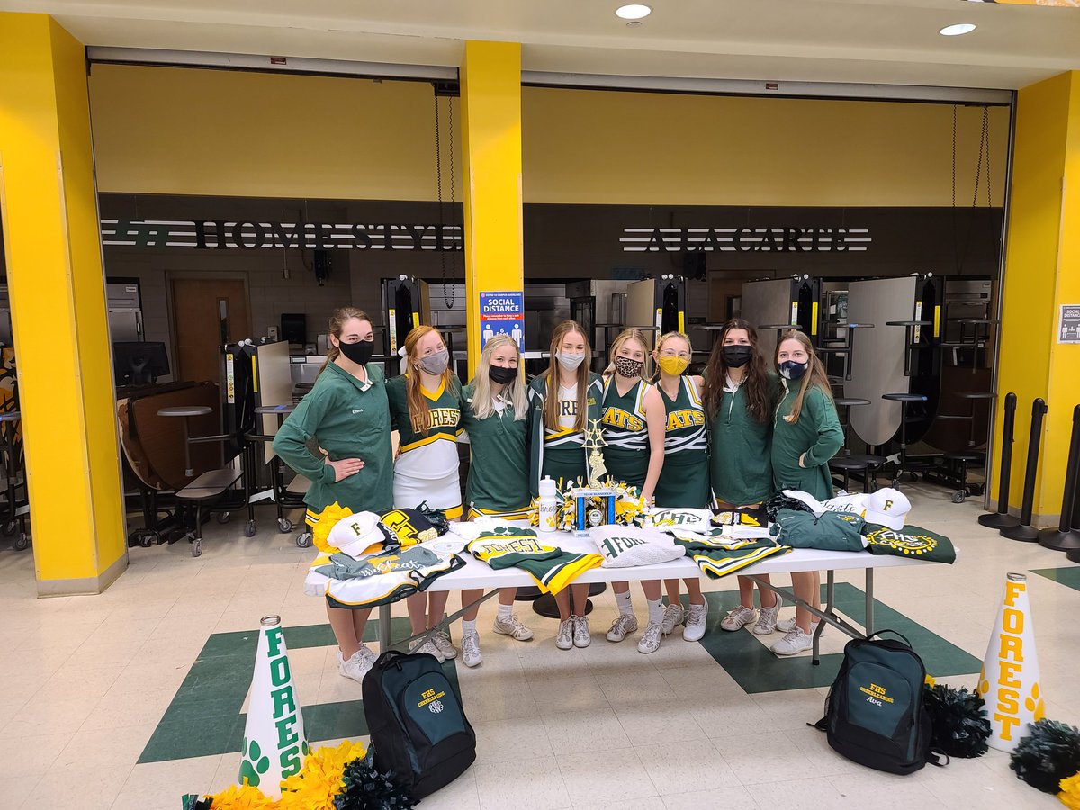 FHS_WildcatLife's tweet photo. Prospective CCAP Student/Parent Night COVID style.  Excited to meet our incoming 9th graders and show off everything fabulous about FHS.  @BenWhitehouse98 @FHS_CCAP @CampbellStars https://t.co/alkN1wD1f6