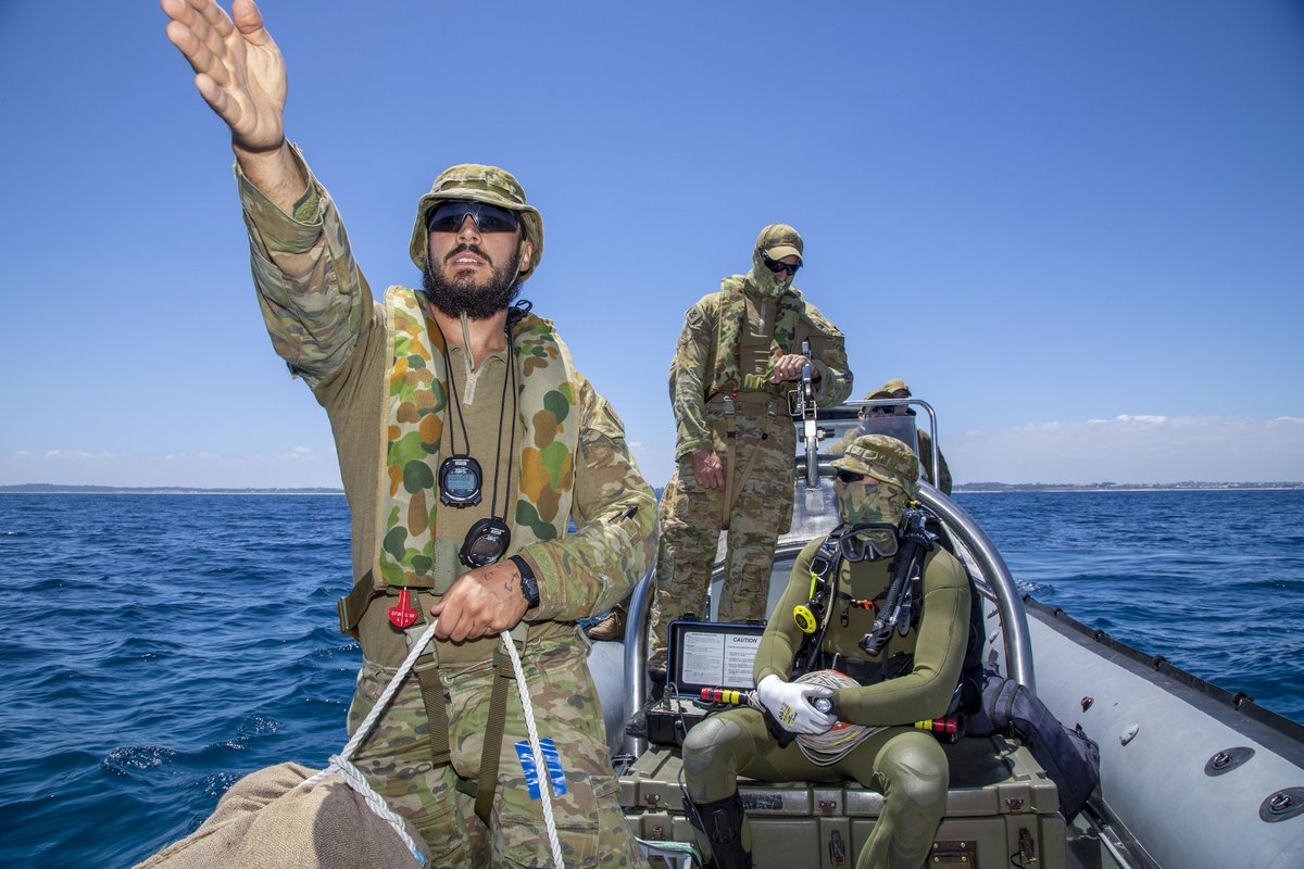Australian_Navy tweet picture