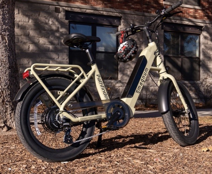 MagnumBikes's tweet photo. Our lead tech goes over the new Pathfinder in 4 colors! The #stepthru frame will fit literally anyone! #500watts of #fatbike #ebike #fun! https://t.co/JtEgGUxMQx https://t.co/Cf7acHfAuH