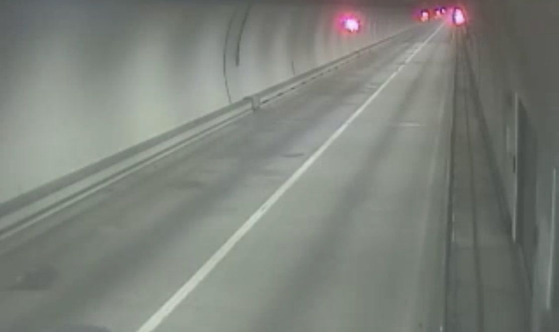 WTKR3's tweet photo. #Traffic alert: Crash shuts down both sides of I-664/#MMMBT; expect delays https://t.co/6Nz0BoF10J https://t.co/RavEoksKnJ