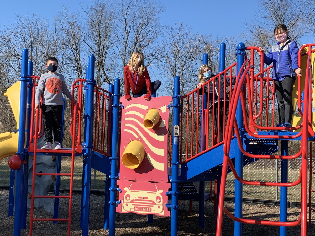 Mrs. Merchant tweet media