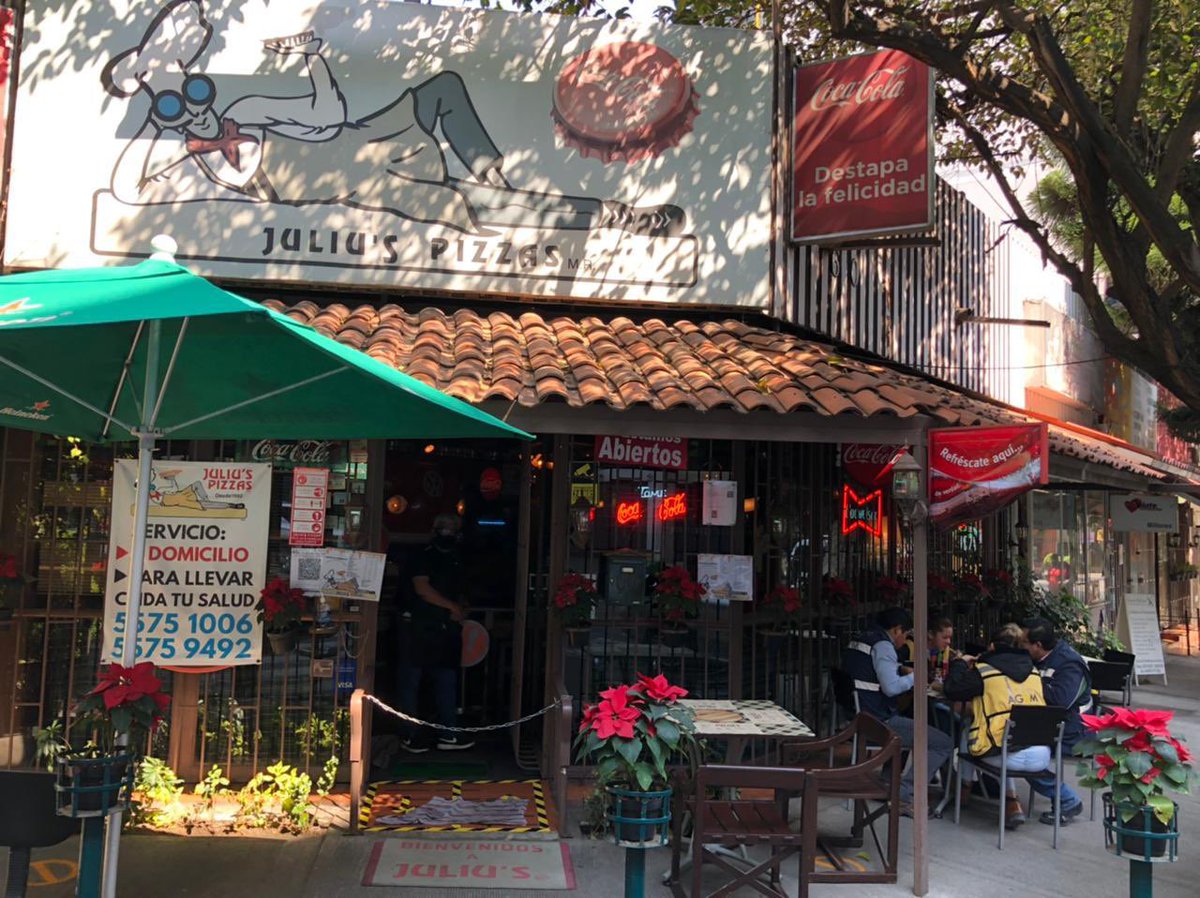 JuliooEG's tweet image. Amigos ayúdenme con un #RT porfa 🙏🏽 está pizzería es de mi familia y ahorita la venta anda un poco baja por la pandemia 😷  de 12 a 6 pm para comer 🍽 con todas las medidas sanitarias y de 12 pm a 11 pm para llevar 🏠 #juliuspizzas 🍕
