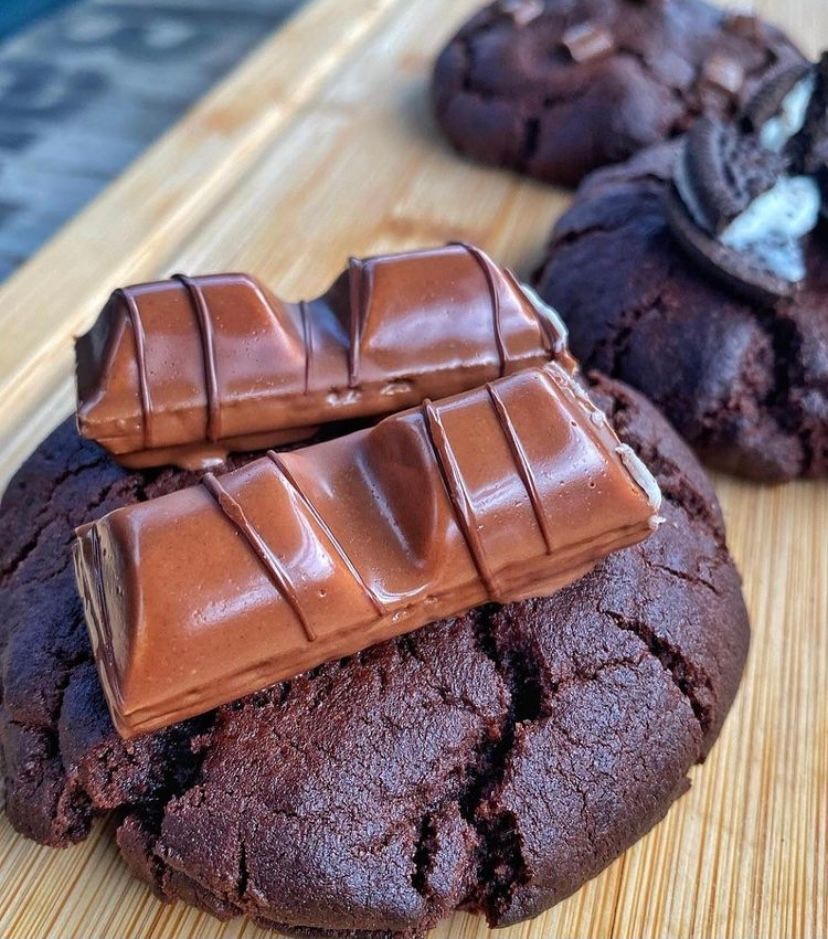 Chocolate on chocolate 😍 

Credit: @dessert__lover on IG
#salonduchocolat  #chocolate #dessert #chocolatelover