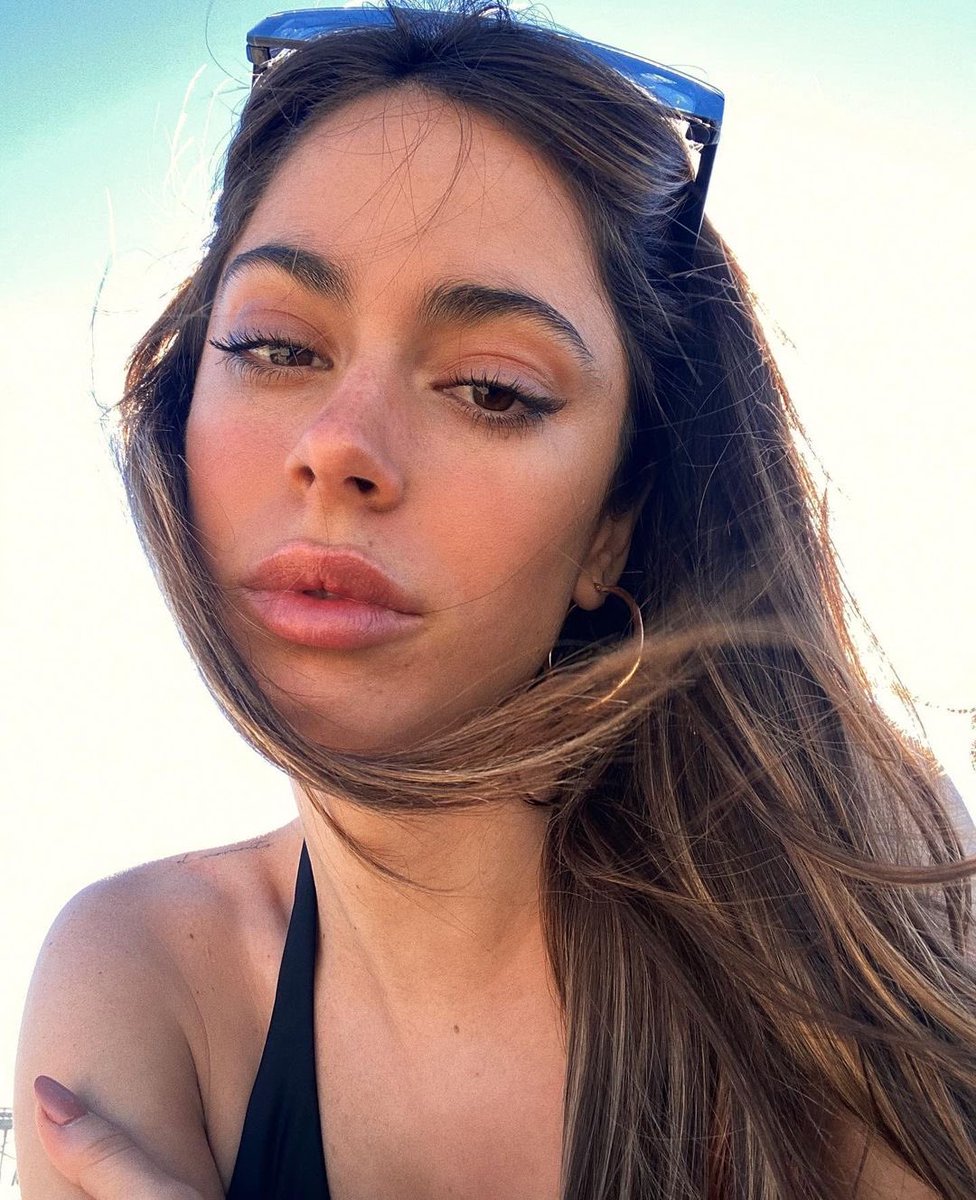 i’m so sorry for breathing ur air