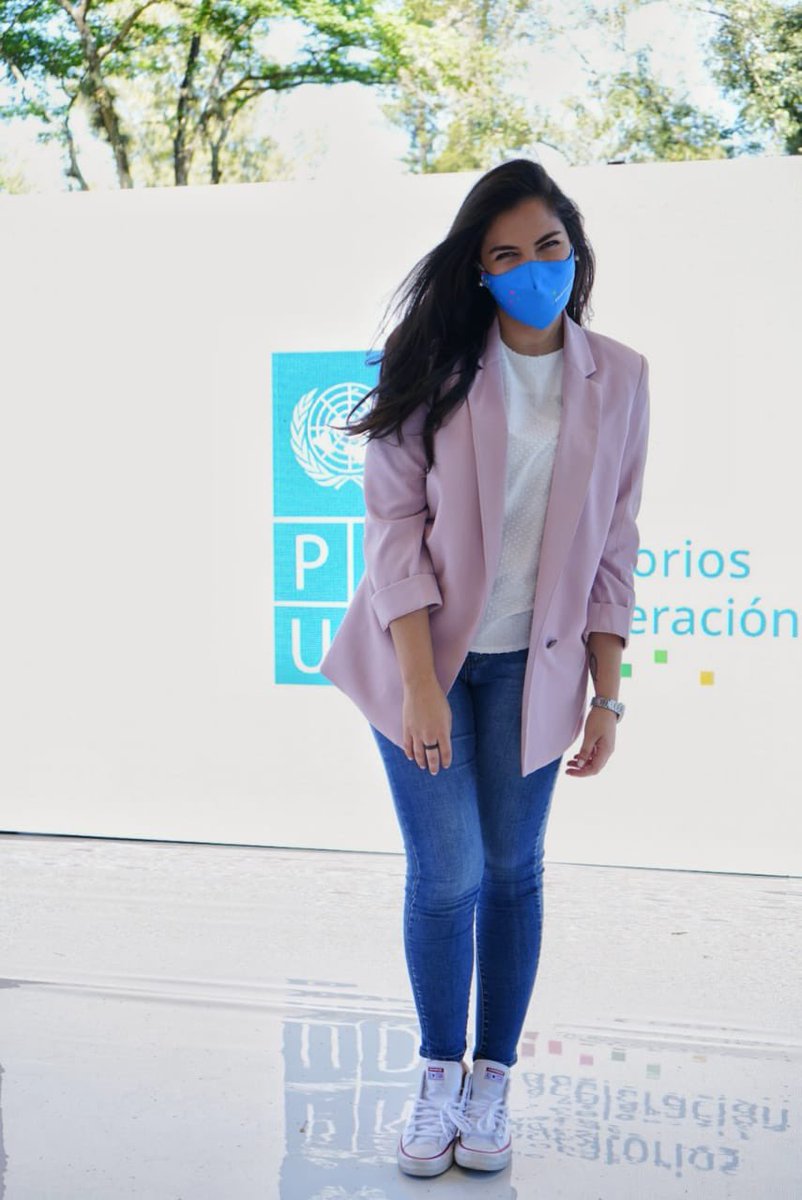 LaGeorgina's tweet photo. Gracias por la oportunidad a el programa de Naciones Unidas para el desarrollo y todo su equipo por permitirme aprender y ser parte de este evento #UnBoxingporeldesarrollo 📢🔍🧪⚙️🔦⏱
@PNUDSV @GeBragaOrillard @UNDPAccLabs
#undpacclab #NacionesUnidas #ElSalvador #PNUD #HappyDay https://t.co/WH8fb1GY6r