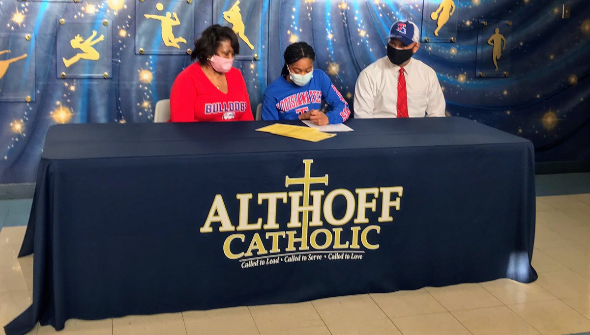 1nariahparks_'s tweet photo. Blessed to announce I’ll be continuing my academic and track and field career at Louisiana Tech University! Thank you to my family, friends, teammates, coaches, and anyone else that’s shown me love, support, and has helped bring the best out of me.🤞🏾❤️ #GoBulldogs #theprocess https://t.co/sdxDRgC2Dl