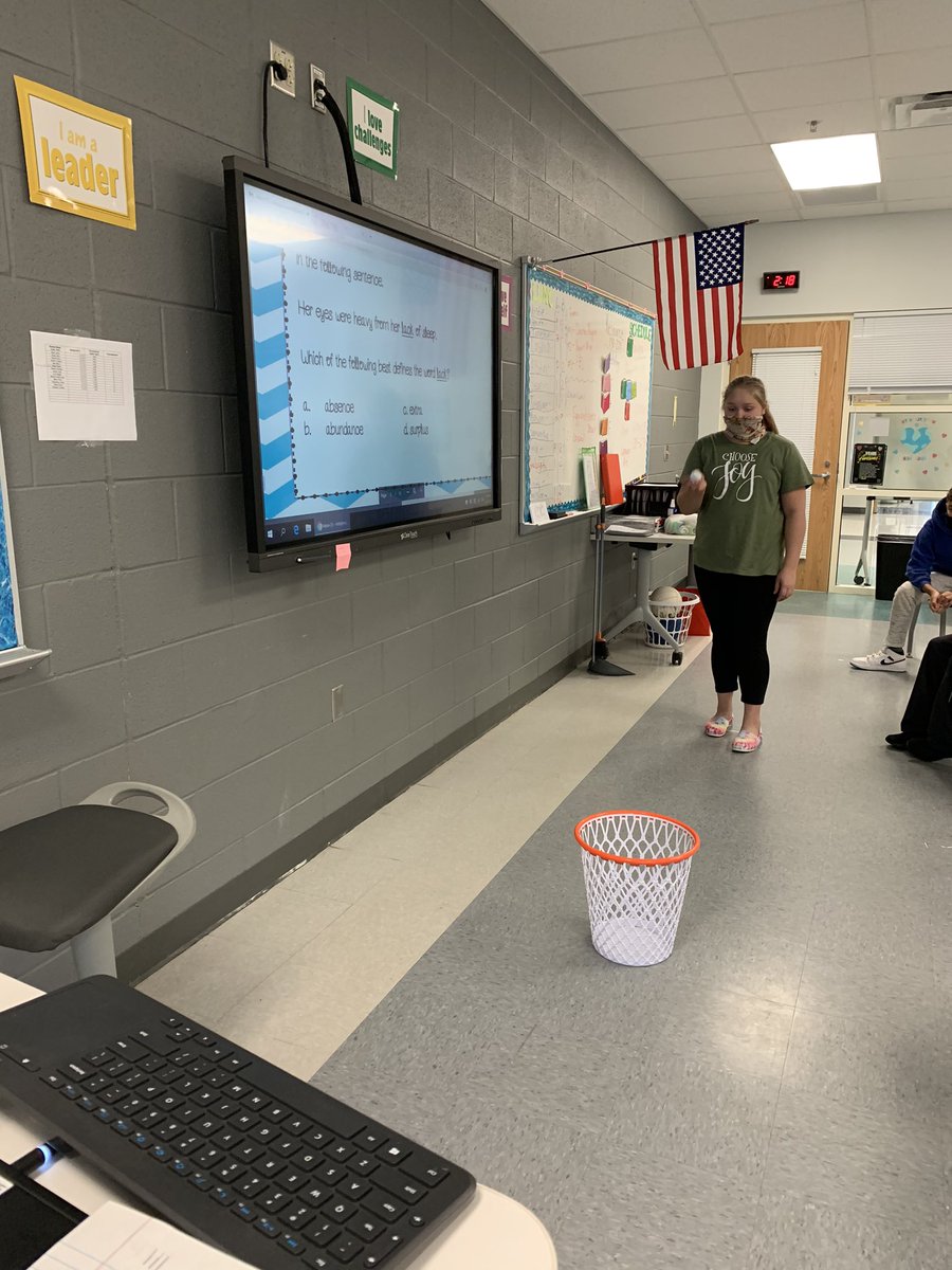 ms_cundiff's tweet photo. Who doesn’t love a game of Trashetball? Students were broken into teams to answer questions using context clues. Teams that the got the question right could shoot their ball in the “hoop.” Fun and engaging way to review for tests! https://t.co/E9H5xdhyqk