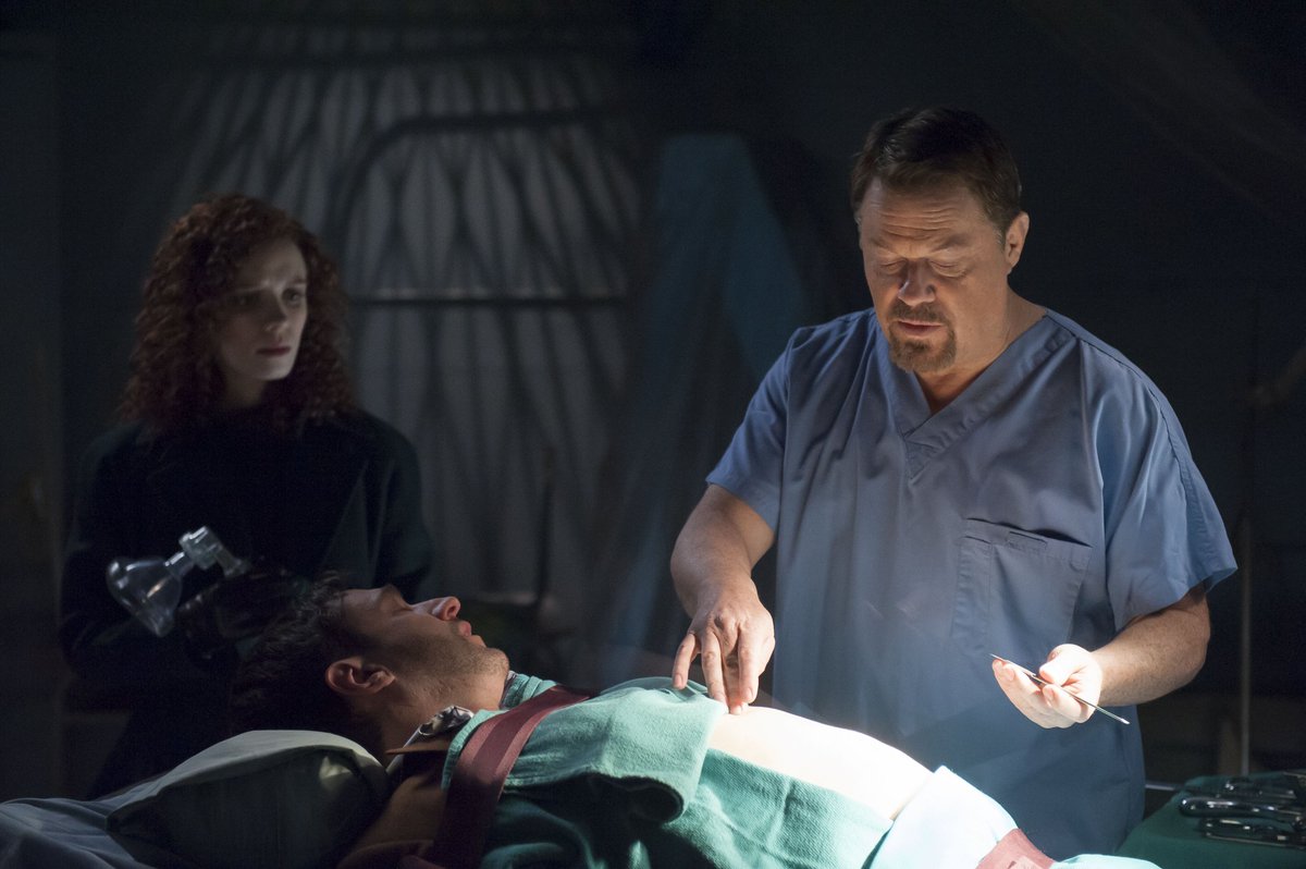 Episode 11: Rôti "Rôti" is an adjectif which means roasted. It usually refers to fried chicken (But Georgia dies in the next episode, which is a big miss-opportunity for a terrible pun)