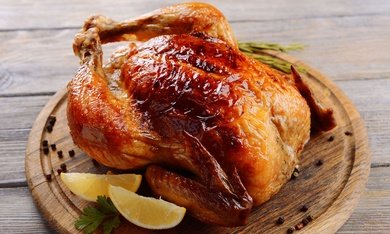 Episode 11: Rôti "Rôti" is an adjectif which means roasted. It usually refers to fried chicken (But Georgia dies in the next episode, which is a big miss-opportunity for a terrible pun)