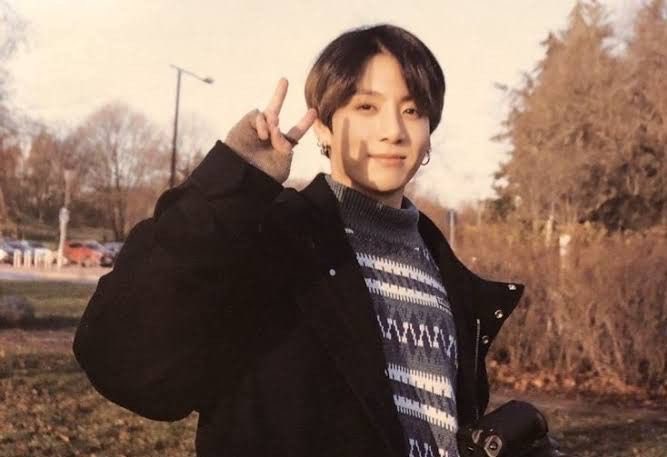 um jungkook as bath and body works candle cause i’m dreading going back to work on saturday