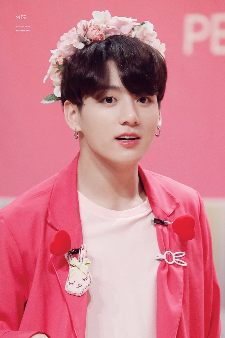 um jungkook as bath and body works candle cause i’m dreading going back to work on saturday