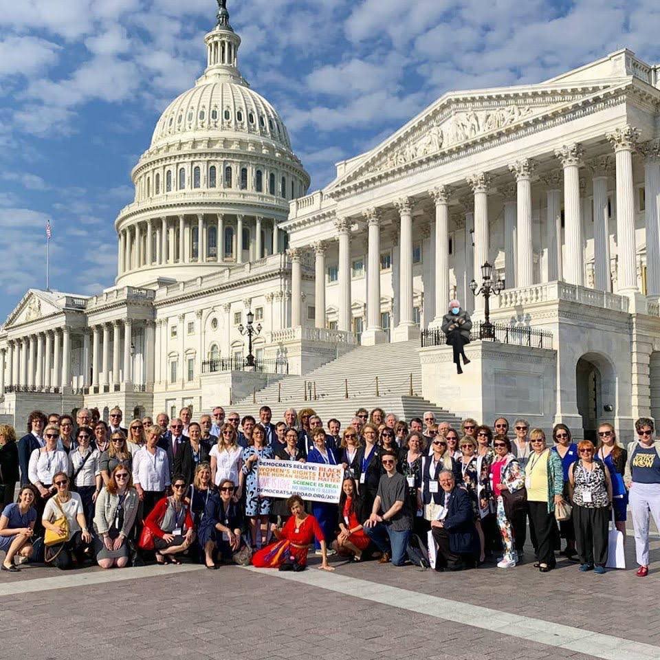 DemsAbroad's tweet photo. 🤣 Oh come on, they’re funny! Show us your fav #Berniememes! Here is #BernieSanders with DA members outside the #CapitolBuilding. Where have you spotted #Bernie? #berniesmittens #BernieSandersMittens #demsabroad https://t.co/riodqGLG7U