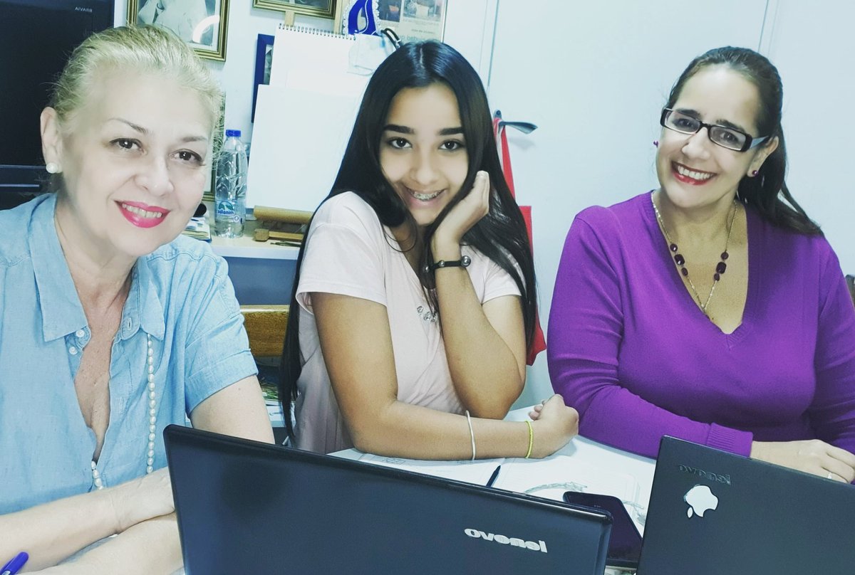 ZeroloPlanner's tweet photo. Trabajando con @hildedemilia  y @vav.r porque la orden es no detenerse. 
#vienencosasbuenas  #equipo #ZeroloPlanner https://t.co/4xBltbRoLE